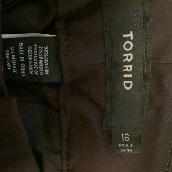 Black shorts - Picture 2 of 2